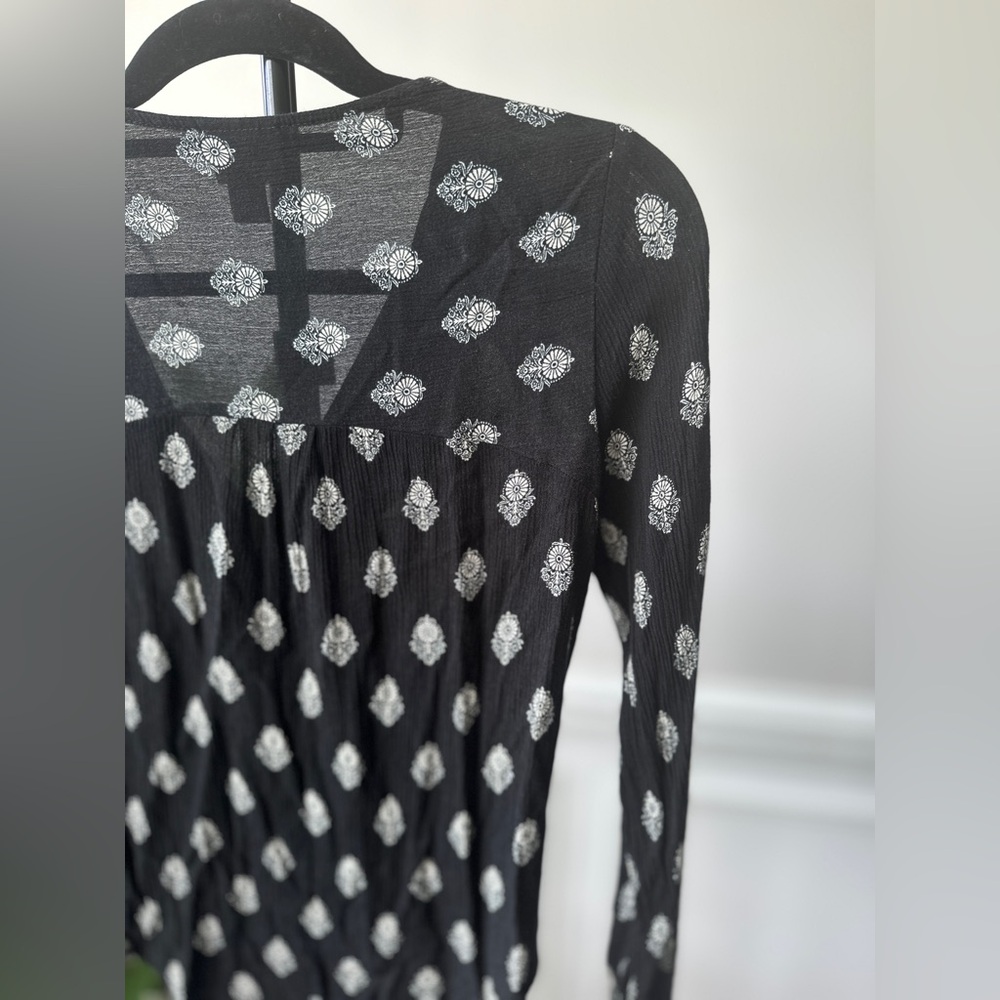 Mossimo wrap long sleeve shirt - Picture 4 of 5